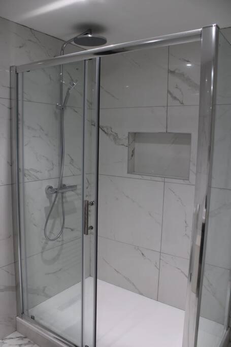 5 Star Apartment ลอนดอน ภายนอก รูปภาพ
